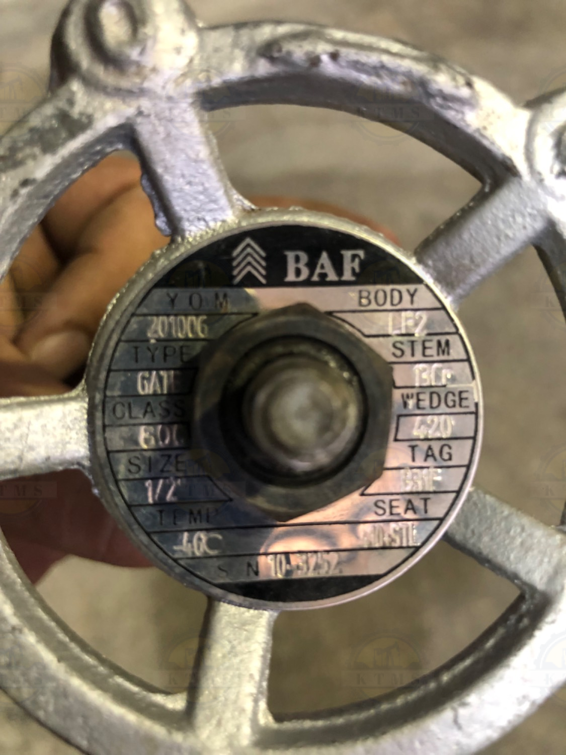 شیر کشویی 1/2 اینچ GATE VALVE برندBAF شیر کشویی 1/2 اینچ GATE VALVE برندBAF